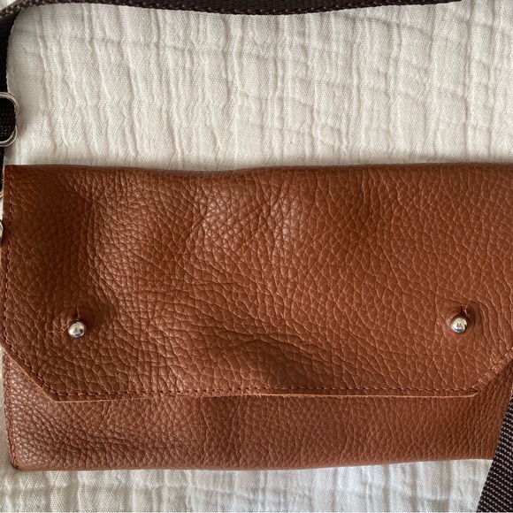 Jesse&Co Cognac Leather Belt Bag - Picture 2 of 6